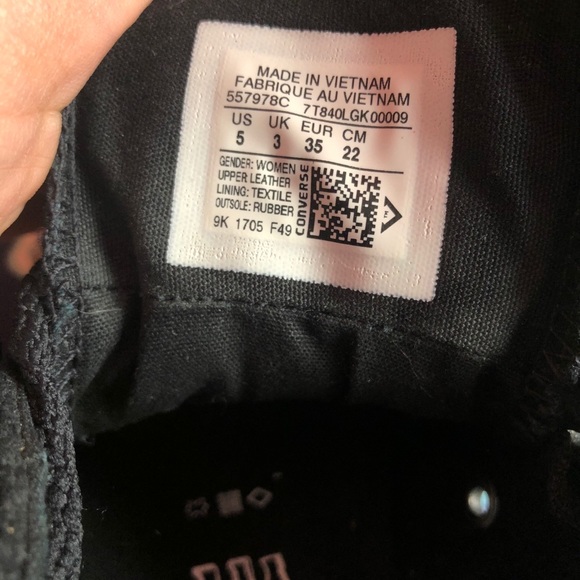 Women’s Converse - Picture 3 of 3